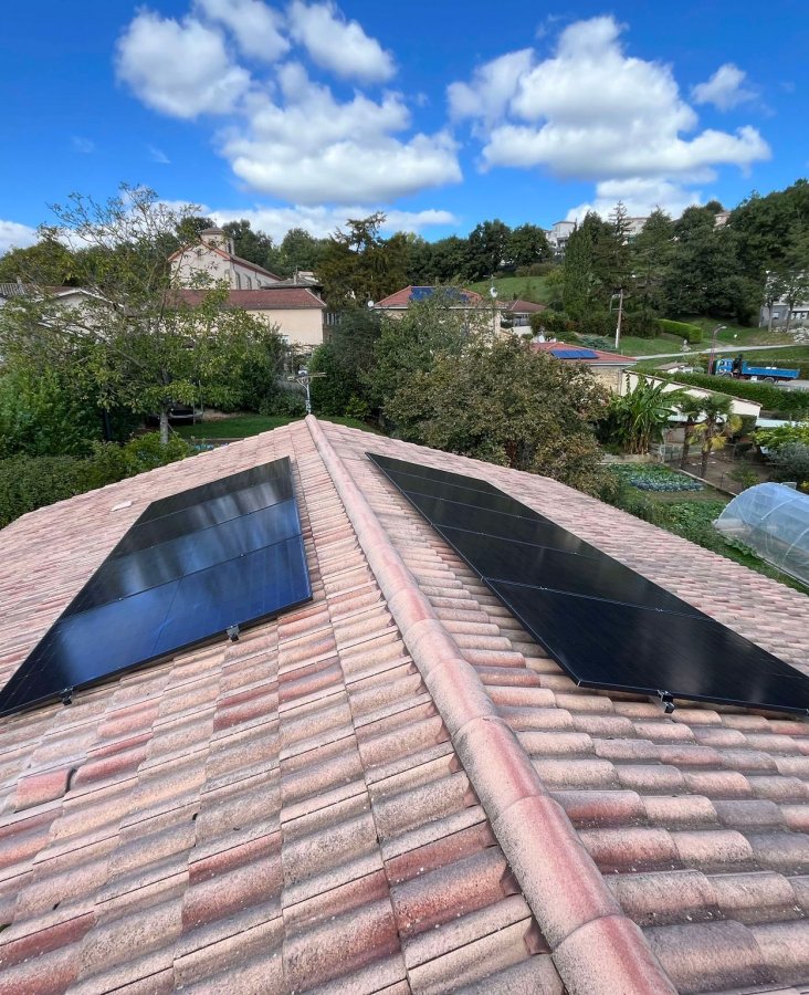 Etape 3 : Panneaux photovoltaïque installés et mis en services par les techniciens de Sol'Air Energie