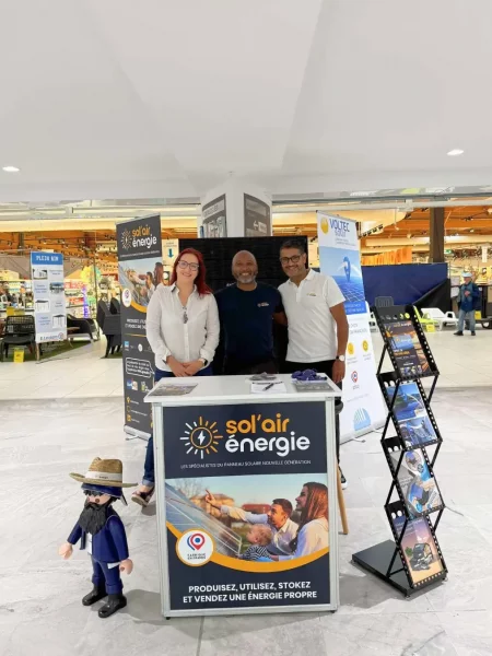Les conseillers solaires de Sol'Air Energie au Leclerc de St-Paul-les-Romans