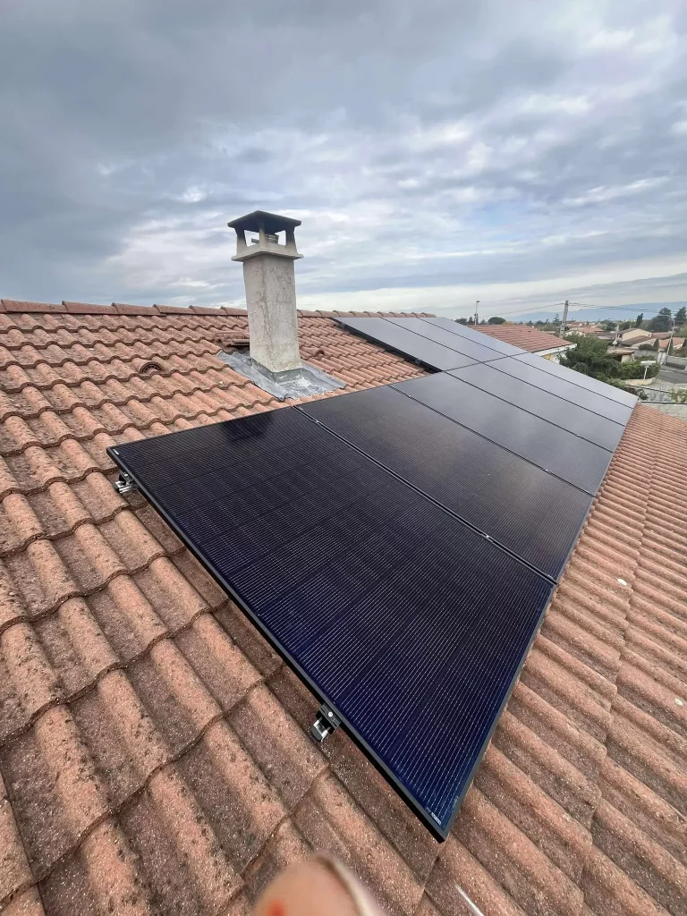 Panneaux photovoltaïque posés sur un toit