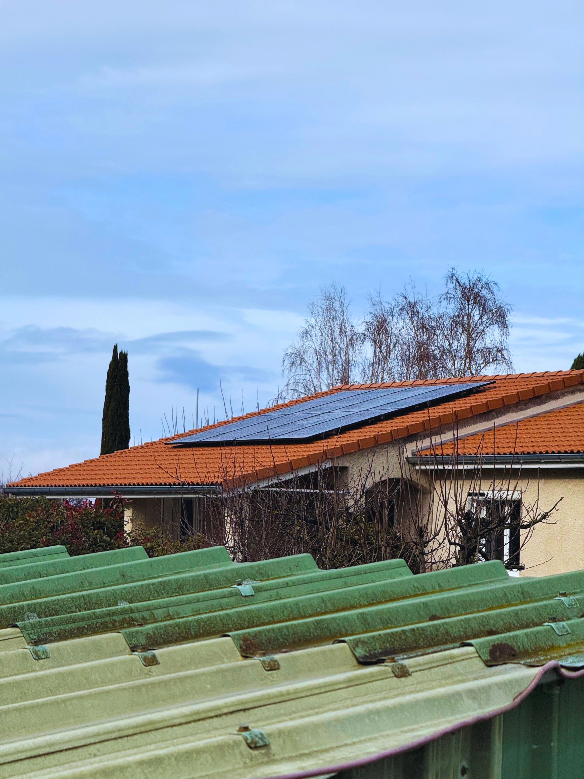 Installation Photovoltaïque Française vu de la rue