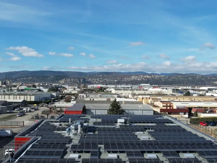 Installation photovoltaïque finalisée vue du ciel