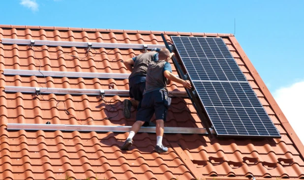 Installation Panneaux sur toit tuiles