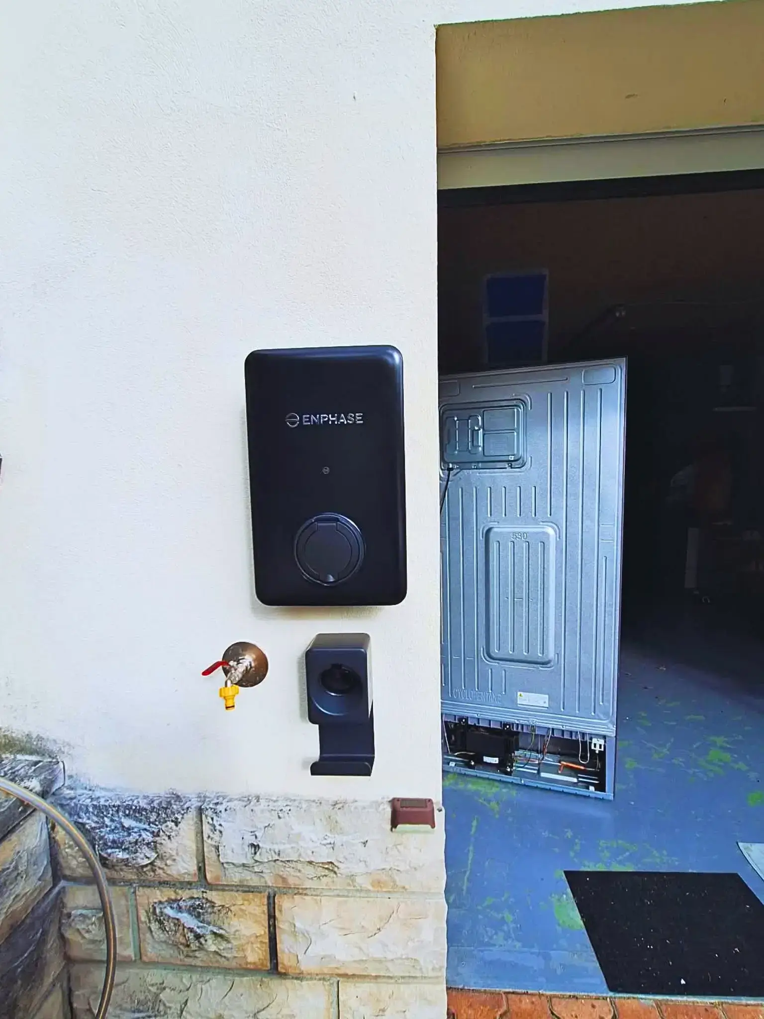 Photo de la borne | panneau solaire 500W