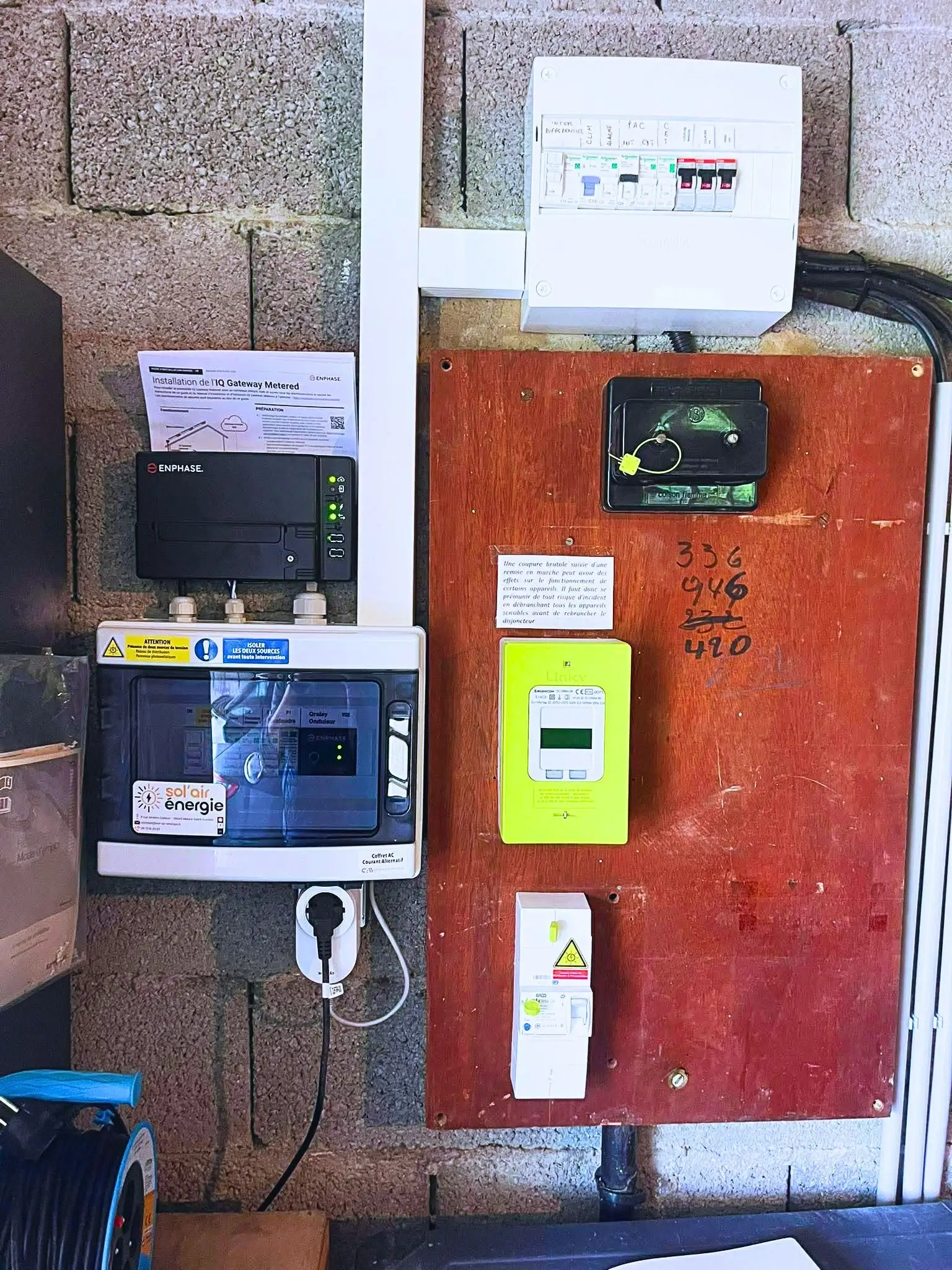 Photo de l'installation électrique de Panneau Solaire Photovoltaïque à Génissieux