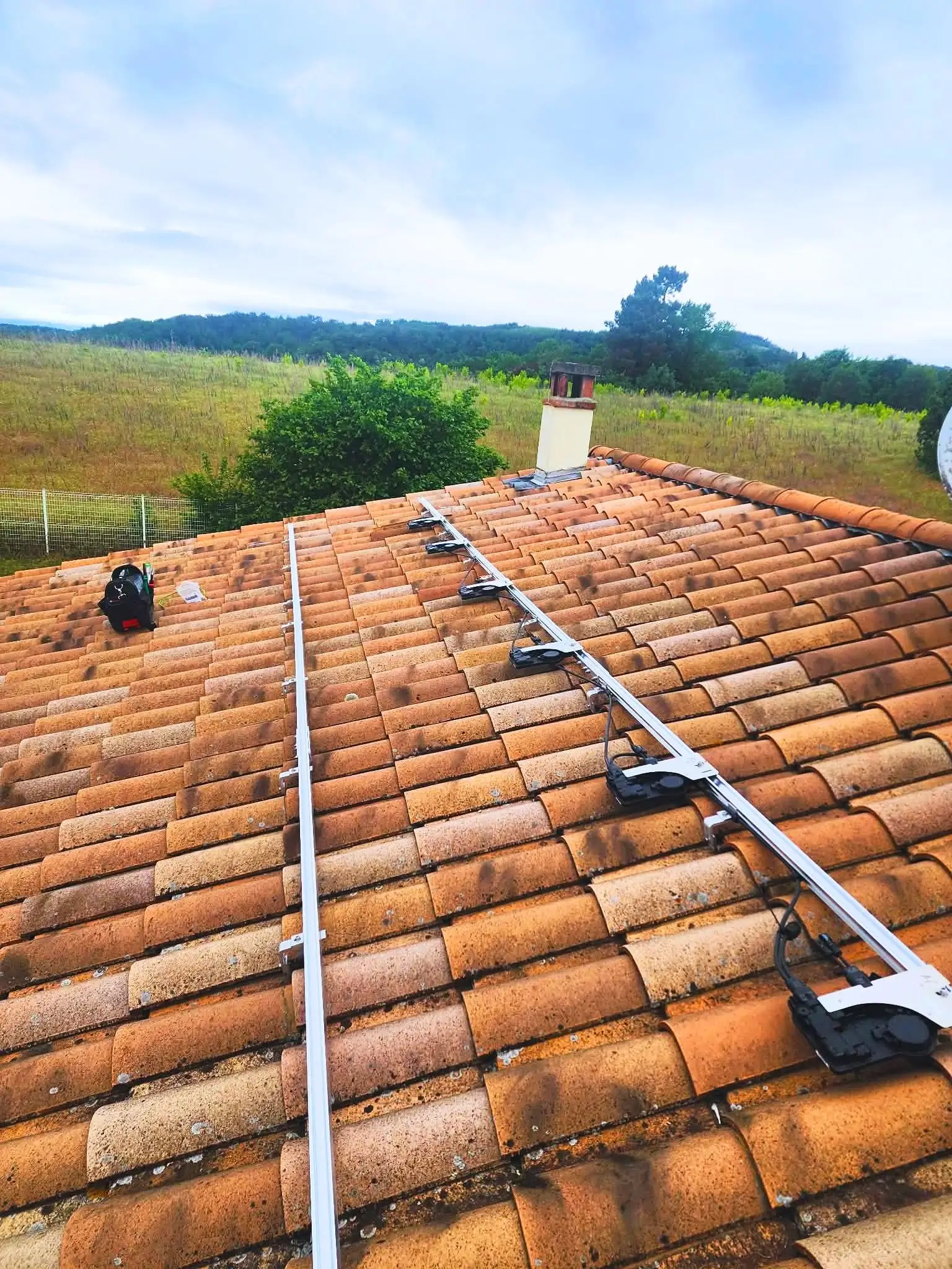 mise en place de la structure pour accueillir Panneau Solaire Photovoltaïque à Génissieux