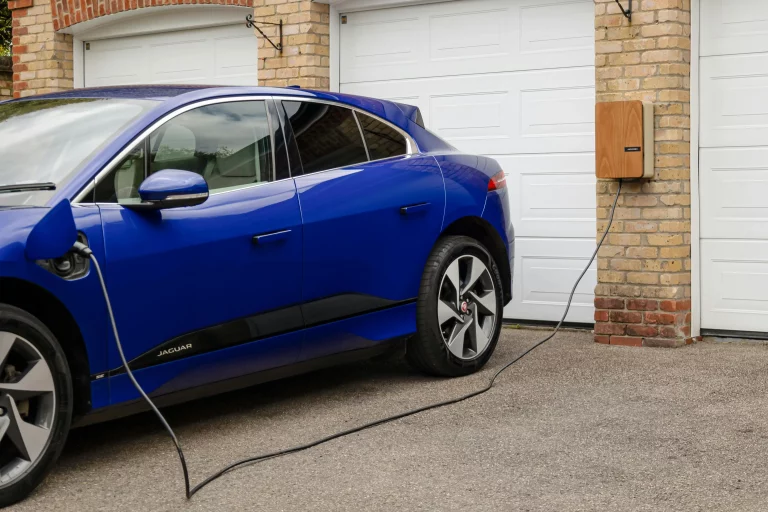 Borne de recharge à la maison | Combien coûte la recharge d'un véhicule ?