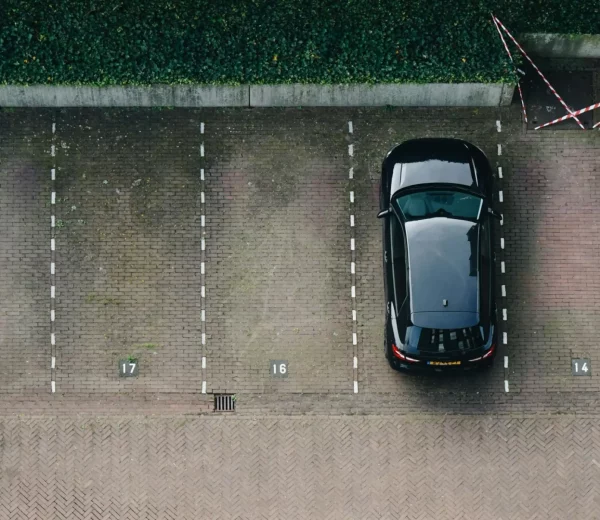 Image qui montre un parking d'appartement