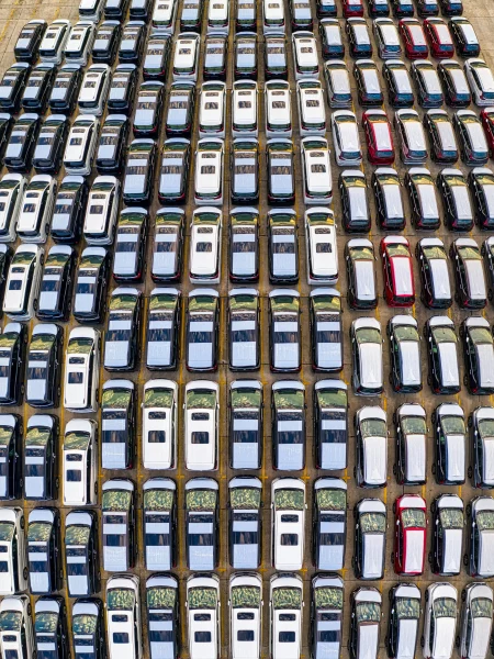 Parking avec plusieurs véhicules