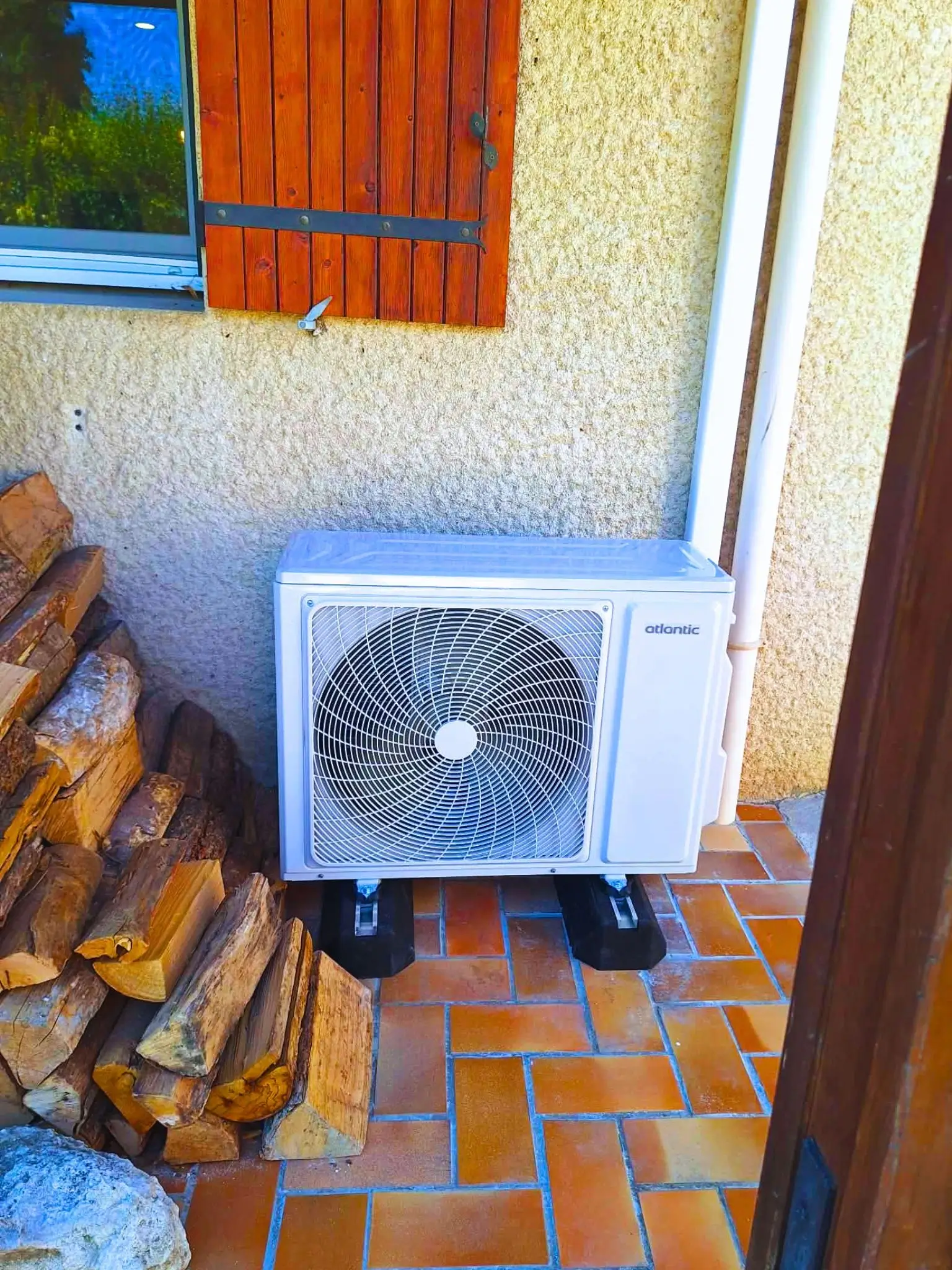 Unité extérieure pour la pompe air air vue de face