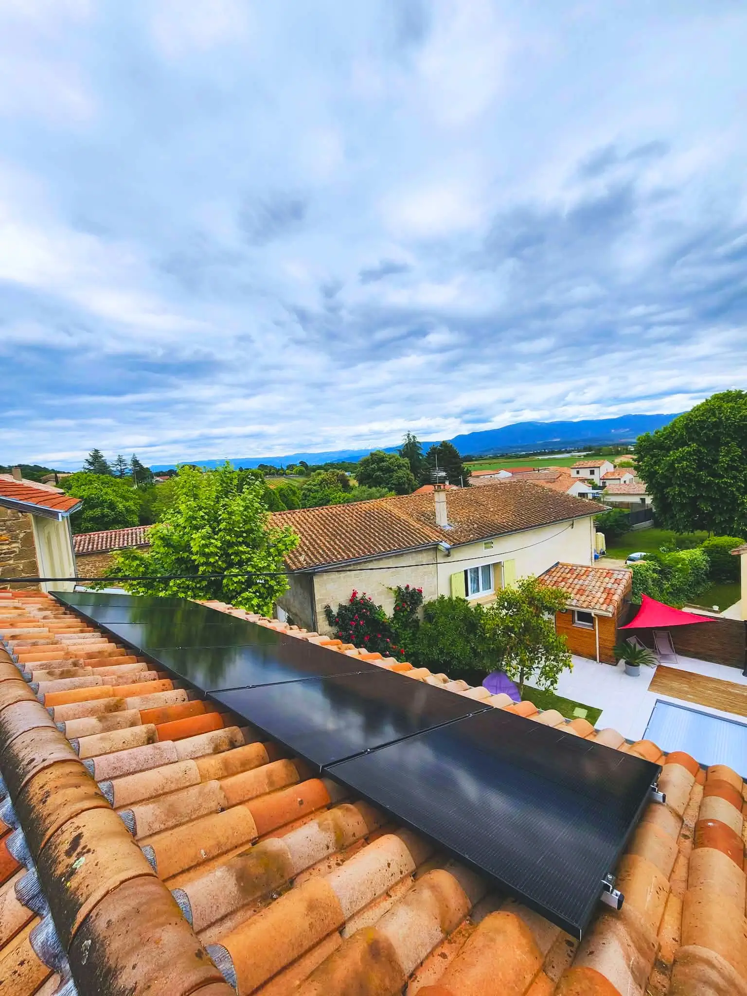 Installations photovoltaïques 6kWc posée sur une toiture tuiles