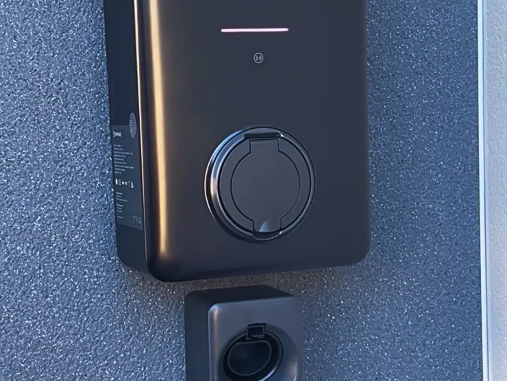 Borne de charge pour véhicule électrique de la marque Enphase