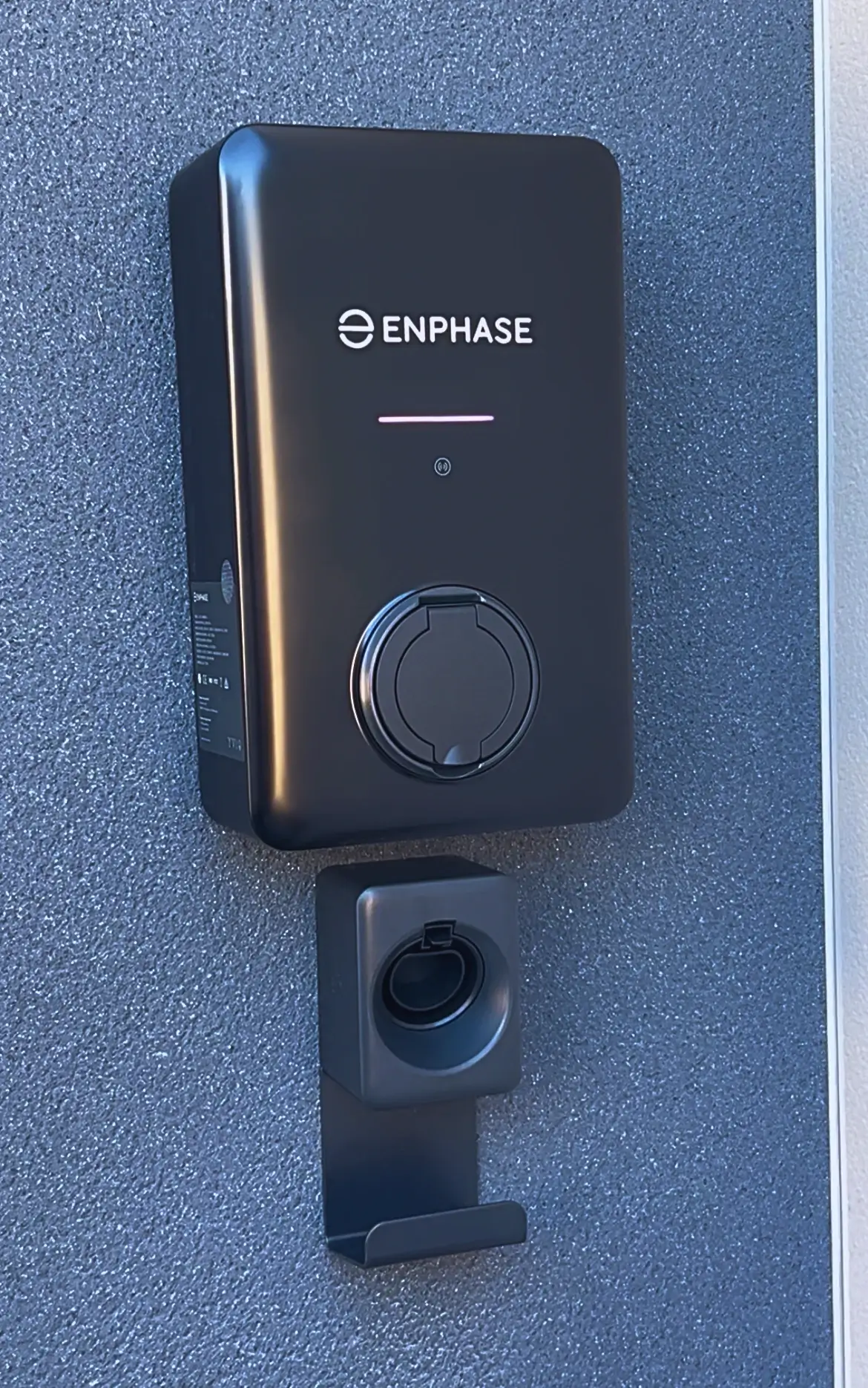 Borne de charge pour véhicule électrique de la marque Enphase