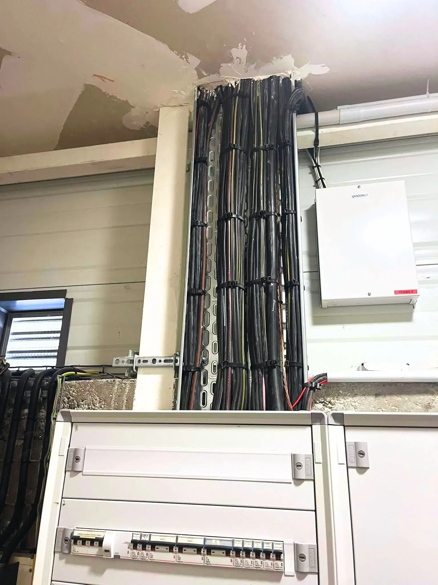 Partie électrique du magasin