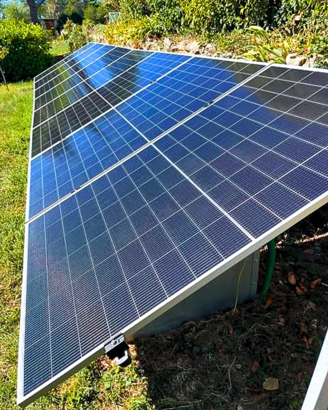 Panneaux photovoltaïques neufs posés par Sol'Air Energie pour remplacer les panneaux détruits par la grêle
